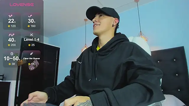 Lobo 17  online show from November 14, 2025, 3:16 am