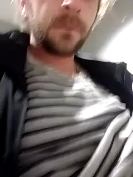 QcMisterv13 online show from December 14, 2024, 11:56 pm