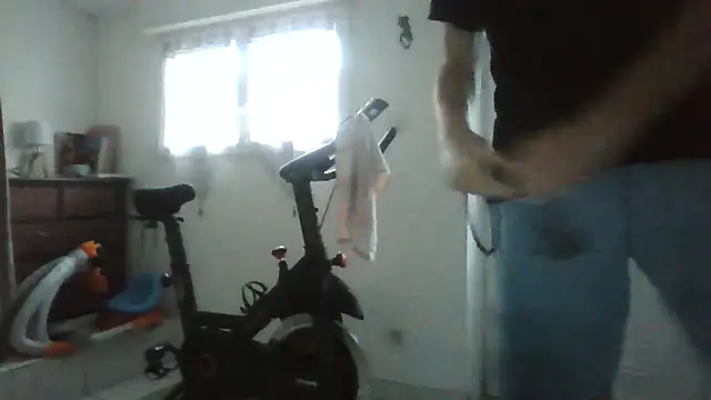 naturiste974 online show from November 18, 2025, 7:13 am