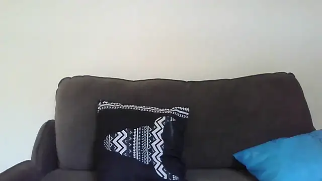 naturiste974 online show from November 28, 2025, 8:39 am