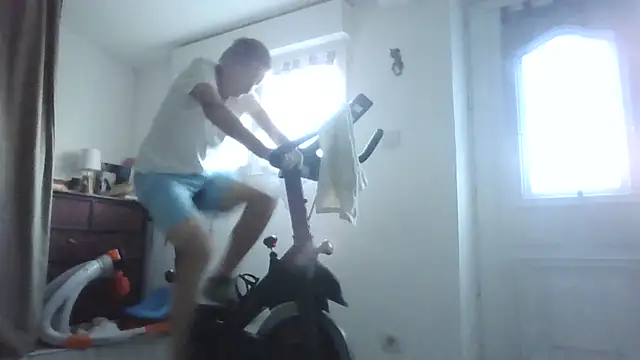 naturiste974 online show from April 14, 2026, 5:46 am