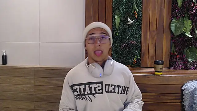 Andy Joy  online show from November 6, 2025, 11:33 am