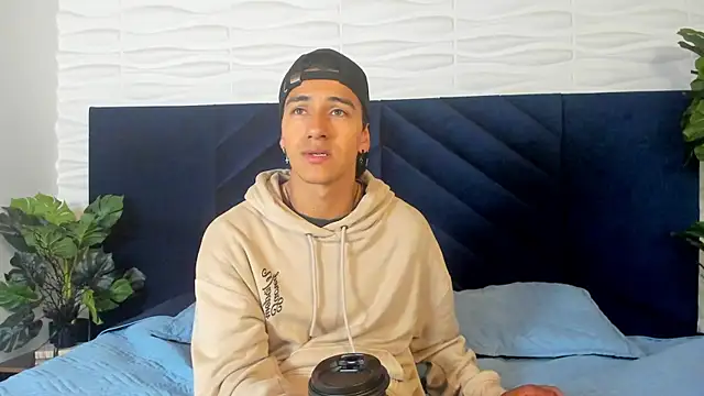 Andy Joy  online show from April 6, 2026, 10:27 am