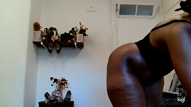 Snapshot of xTALLSEXYBUMx chatting on October 25, 2025, 5:26 am xTALLSEXYBUMx online show from October 25, 2025, 5:26 am