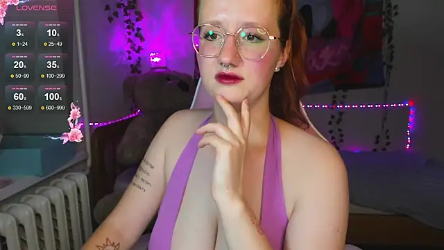 KrisTyBooBsin online show from October 15, 2025, 4:29 pm
