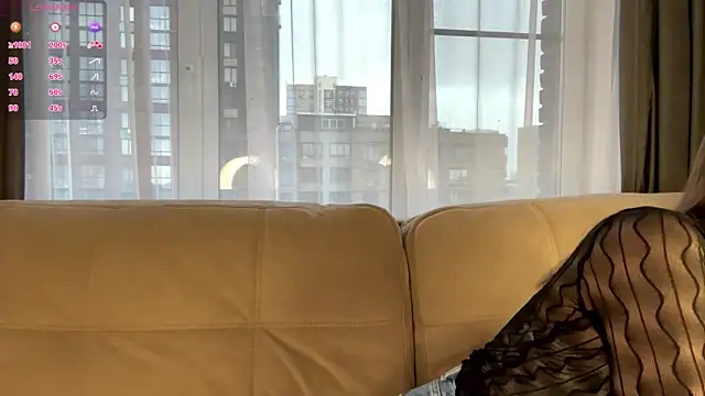 LindaFarmer online show from November 27, 2025, 4:36 am