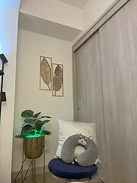 rubyhill 2711 online show from February 10, 2026, 11:53 pm