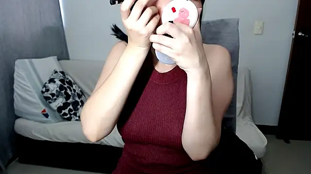 Snapshot of Laura-pervert chatting on July 5, 2026, 9:33 pm Laura-pervert online show from July 5, 2026, 9:33 pm
