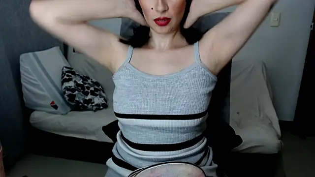 Snapshot of Laura-pervert chatting on July 11, 2026, 12:02 am Laura-pervert online show from July 11, 2026, 12:02 am