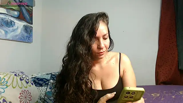 Snapshot of naihroby chatting on June 16, 2026, 3:09 am naihroby online show from June 16, 2026, 3:09 am