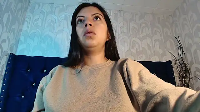 Snapshot of CarolineBrunx chatting on January 14, 2026, 4:29 am CarolineBrunx online show from January 14, 2026, 4:29 am