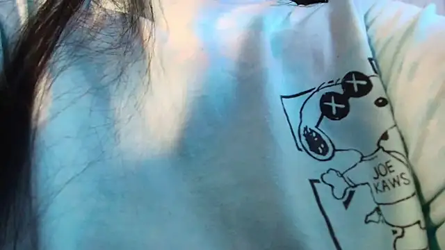 Snapshot of CarolineBrunx chatting on February 19, 2026, 4:08 am CarolineBrunx online show from February 19, 2026, 4:08 am