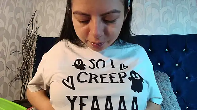 Snapshot of CarolineBrunx chatting on February 20, 2026, 2:41 am CarolineBrunx online show from February 20, 2026, 2:41 am