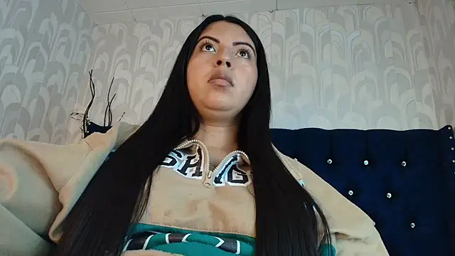 CarolineBrunx online show from April 17, 2026, 10:57 pm