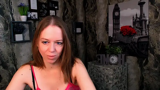 Snapshot of GloriaSi_ chatting on November 7, 2025, 6:35 am GloriaSi online show from November 7, 2025, 6:35 am