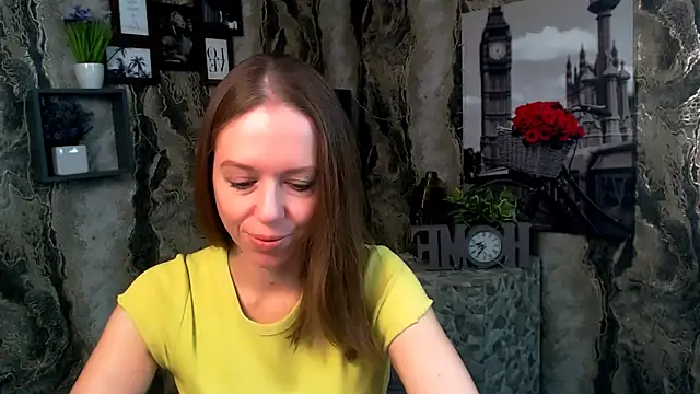 Snapshot of GloriaSi_ chatting on November 19, 2025, 6:02 am GloriaSi online show from November 19, 2025, 6:02 am