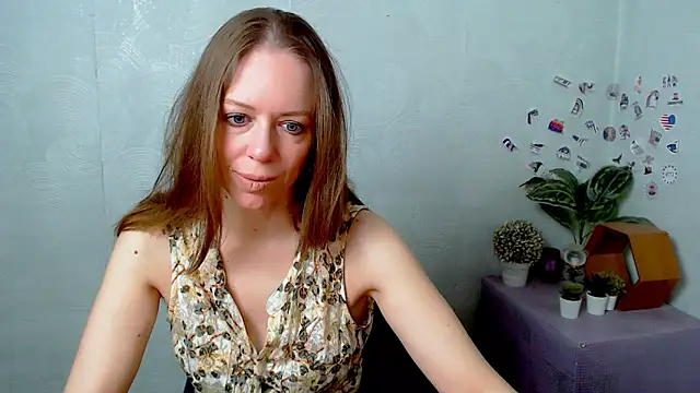 Snapshot of GloriaSi_ chatting on April 28, 2026, 5:01 am GloriaSi online show from April 28, 2026, 5:01 am