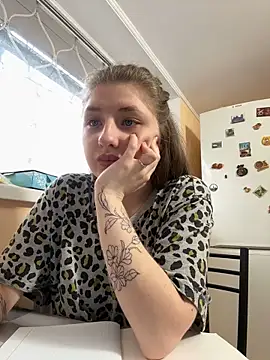 sexyy girl  online show from March 15, 2025, 11:40 am