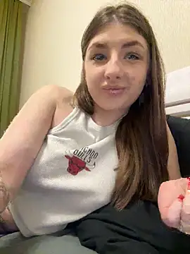 sexyy girl  online show from November 1, 2025, 11:45 am