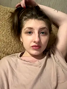 sexyy girl  online show from November 19, 2025, 4:18 pm