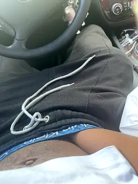 Snapshot of sneakylink13__ chatting on October 18, 2025, 9:26 pm sneakylink13   online show from October 18, 2025, 9:26 pm