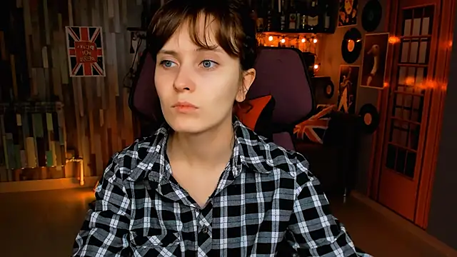 Snapshot of LolaAsmus chatting on November 5, 2025, 9:09 am LolaAsmus online show from November 5, 2025, 9:09 am