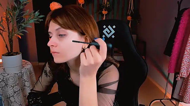 Snapshot of LolaAsmus chatting on November 14, 2025, 7:51 am LolaAsmus online show from November 14, 2025, 7:51 am