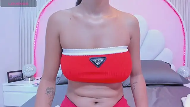 Snapshot of Meli_castillo chatting on February 23, 2025, 4:35 pm Meli castillo online show from February 23, 2025, 4:35 pm