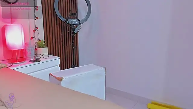 Snapshot of Meli_castillo chatting on February 26, 2025, 2:25 pm Meli castillo online show from February 26, 2025, 2:25 pm