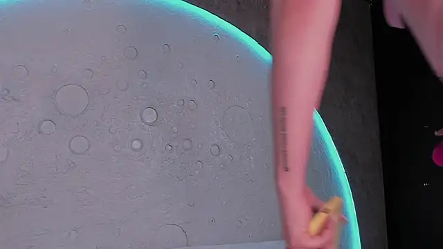 Snapshot of MilaHal_ chatting on February 6, 2025, 10:00 pm MilaHal online show from February 6, 2025, 10:00 pm