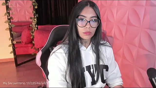 Snapshot of NattGomez chatting on April 17, 2026, 3:20 am NattGomez online show from April 17, 2026, 3:20 am