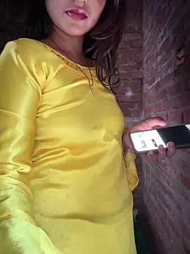 Snapshot of DiyAsingHh chatting on May 10, 2026, 12:05 am DiyAsingHh online show from May 10, 2026, 12:05 am