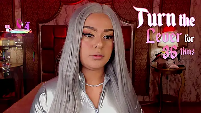 SoffiQueen online show from December 19, 2025, 1:40 pm