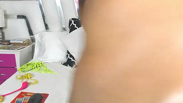 Snapshot of SaraaJhons chatting on March 15, 2025, 7:59 pm SaraaJhons online show from March 15, 2025, 7:59 pm