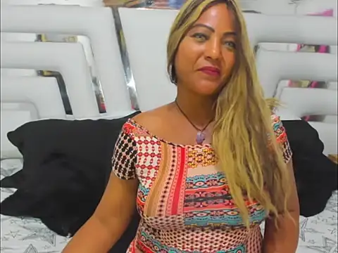 Snapshot of SaraaJhons chatting on November 21, 2025, 7:34 pm SaraaJhons online show from November 21, 2025, 7:34 pm