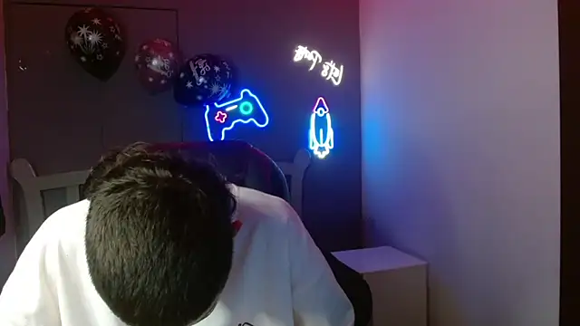 Snapshot of JackSwan18 chatting on January 6, 2025, 12:46 pm JackSwan18 online show from January 6, 2025, 12:46 pm