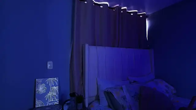 Shenoa1 online show from November 5, 2025, 2:06 pm