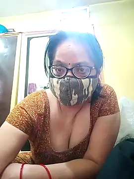 Snapshot of heenage chatting on October 9, 2025, 8:01 am heenage online show from October 9, 2025, 8:01 am