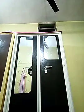 Snapshot of heenage chatting on October 29, 2025, 5:04 pm heenage online show from October 29, 2025, 5:04 pm