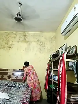 heenage online show from April 4, 2026, 3:38 am