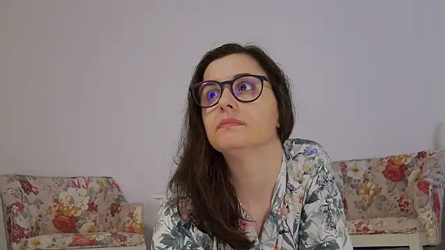 Snapshot of SophieeRain chatting on October 11, 2025, 11:31 am SophieeRain online show from October 11, 2025, 11:31 am