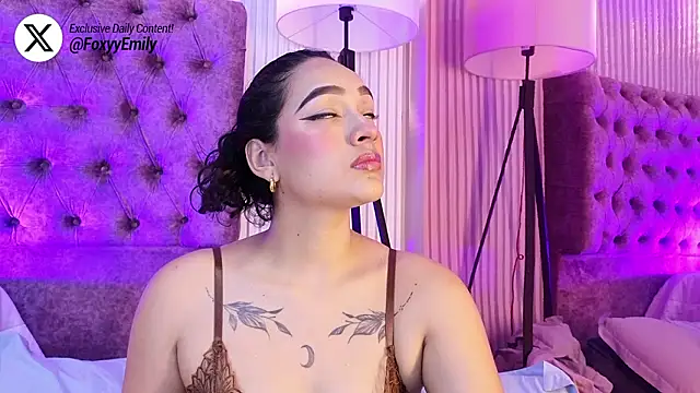 EMILYY FOXY online show from February 5, 2026, 7:07 pm