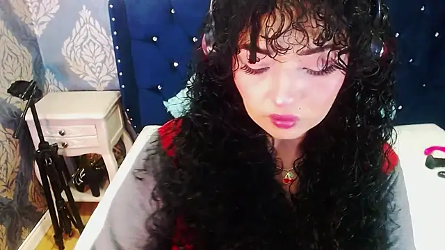 Snapshot of Sofiacowperx chatting on June 26, 2026, 2:27 am Sofiacowperx online show from June 26, 2026, 2:27 am