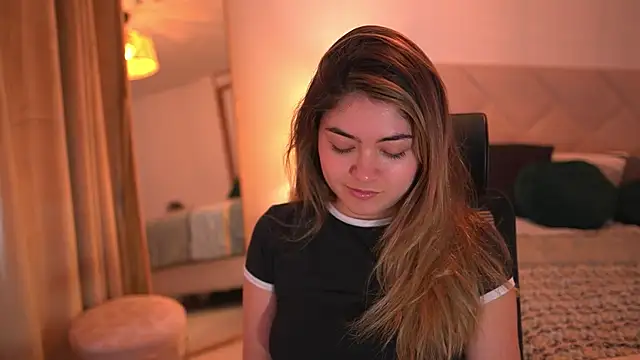 Lau Bee online show from April 18, 2026, 6:23 pm