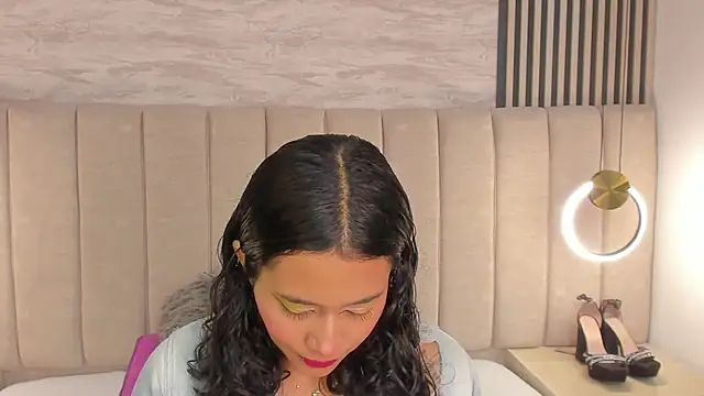 Snapshot of laura_smith33 chatting on October 23, 2025, 3:00 pm laura smith33 online show from October 23, 2025, 3:00 pm