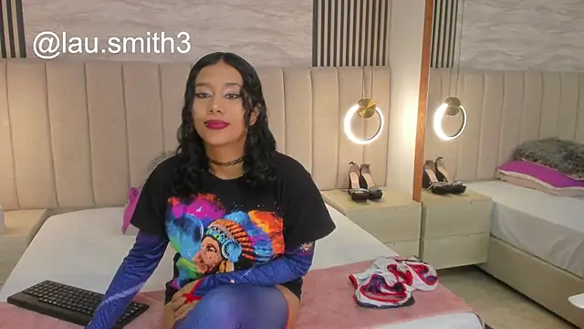 Snapshot of laura_smith33 chatting on October 30, 2025, 2:40 pm laura smith33 online show from October 30, 2025, 2:40 pm