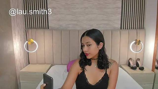 Snapshot of laura_smith33 chatting on November 5, 2025, 2:39 pm laura smith33 online show from November 5, 2025, 2:39 pm