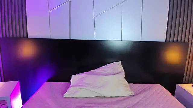 liz goth online show from December 18, 2024, 12:40 pm