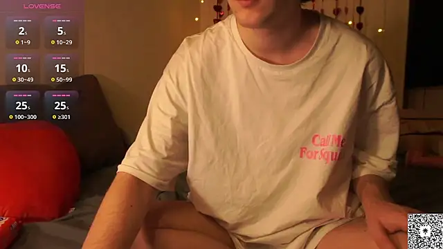 curlyboyy  online show from February 14, 2025, 4:47 am