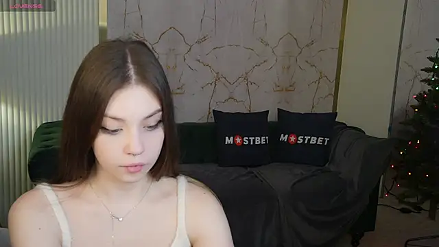 Beatrice 054 online show from December 16, 2024, 8:31 am